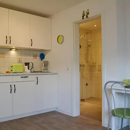 Moi Nuest Moi Nuest 01 *